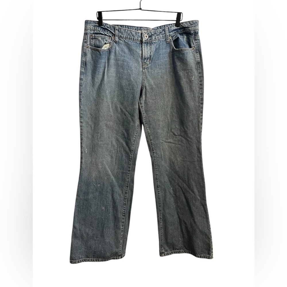 American Eagle Women's Blue Jeans Size 16 Light Wash Distressed